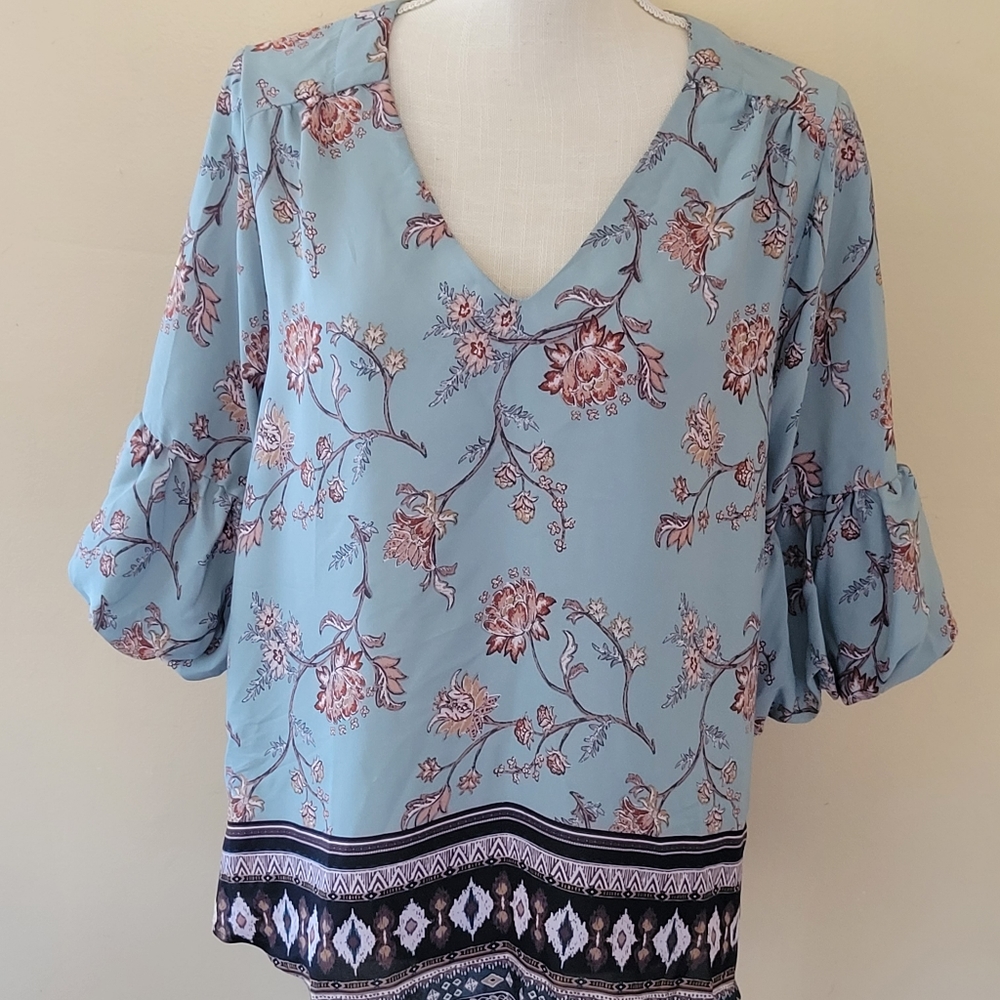 Charmed by eve blue floral blouse size large